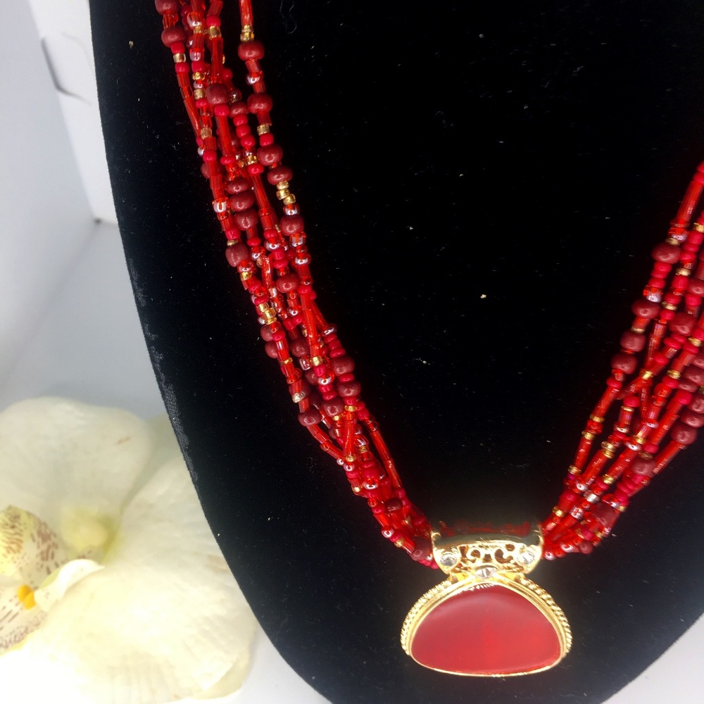 Red royal gold necklace